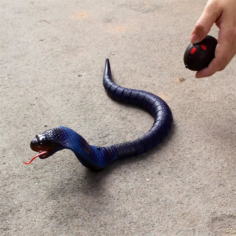 RC Snake Realistic Snake Toys Infrared Receiver Electric Simulated Animal Cobra Viper Toy Joke Trick Mischief for Kids Halloween
